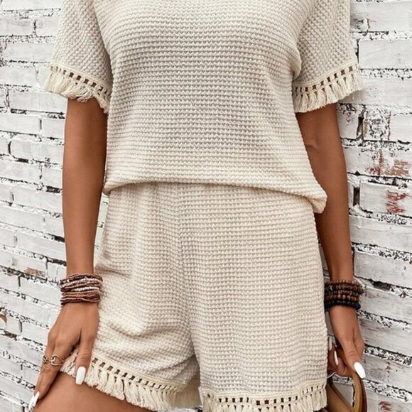 NWT Beige Fringe Trim Textured Short Two Piece Set - Picture 4 of 4